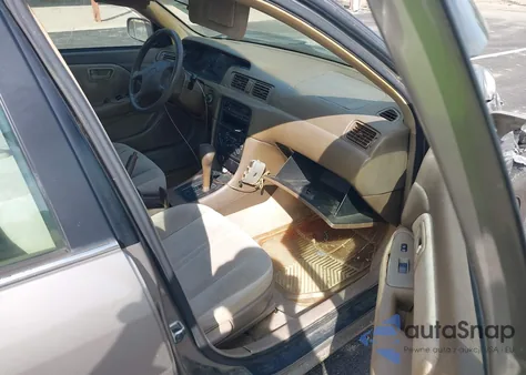 1999 Toyota Camry Ce из США, поврежденный, VIN 4T1BG22K5XU568581